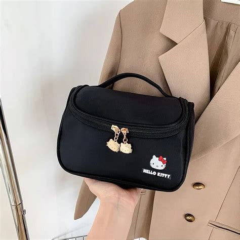 gq makeup bag